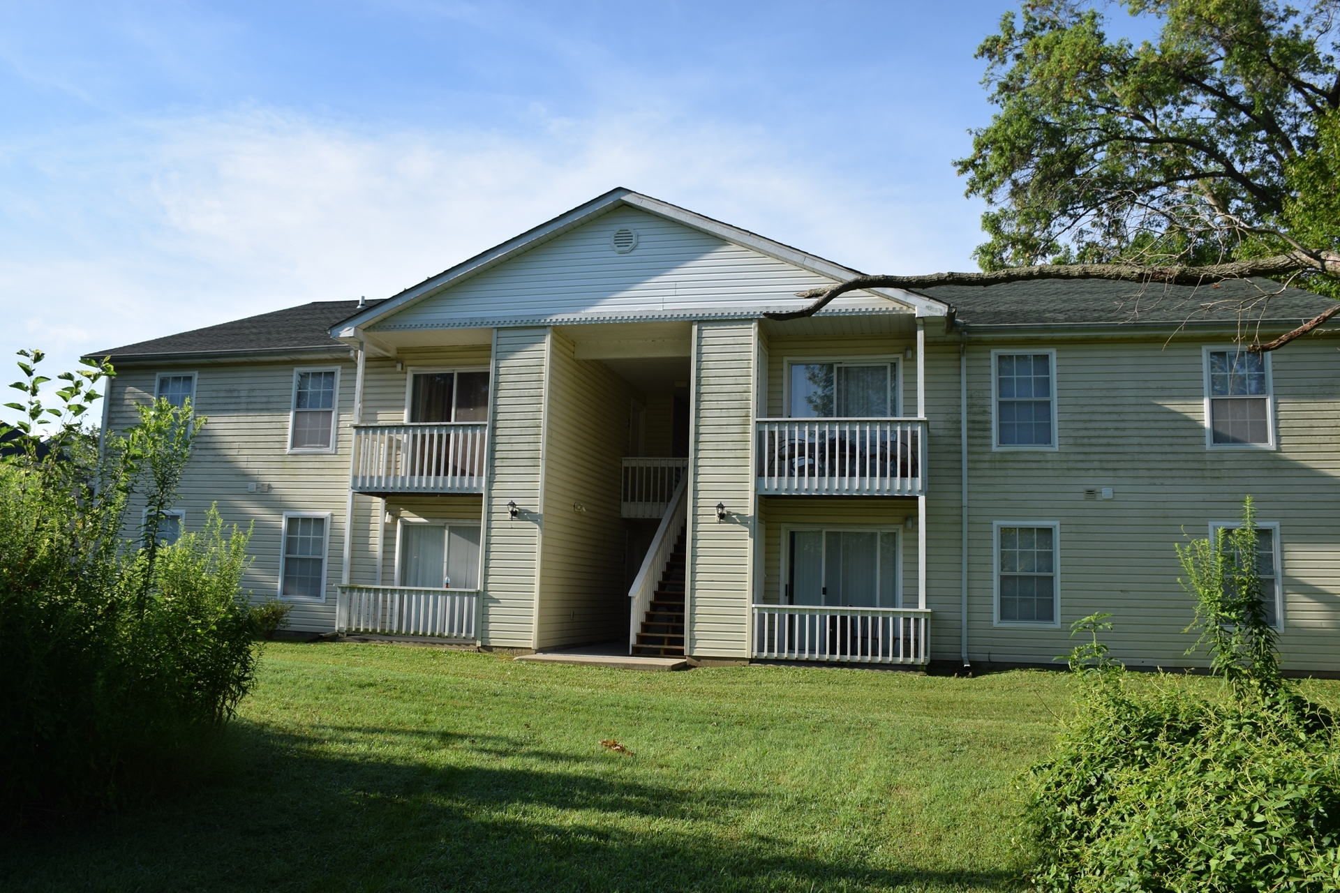 202 Chesapeake Dr, Marion, IL for sale Primary Photo- Image 1 of 1