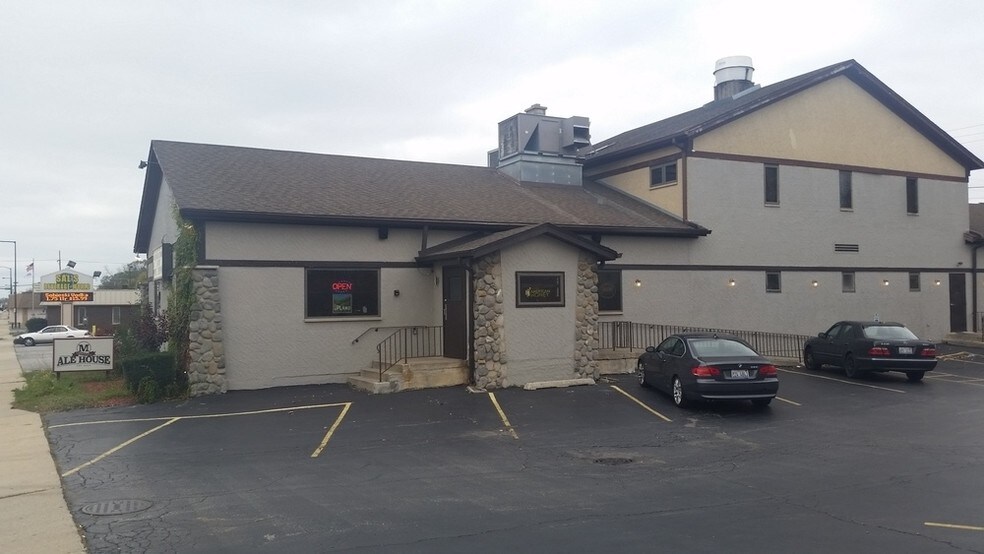 683 W Saint Charles Rd, Elmhurst, IL for sale - Primary Photo - Image 1 of 1