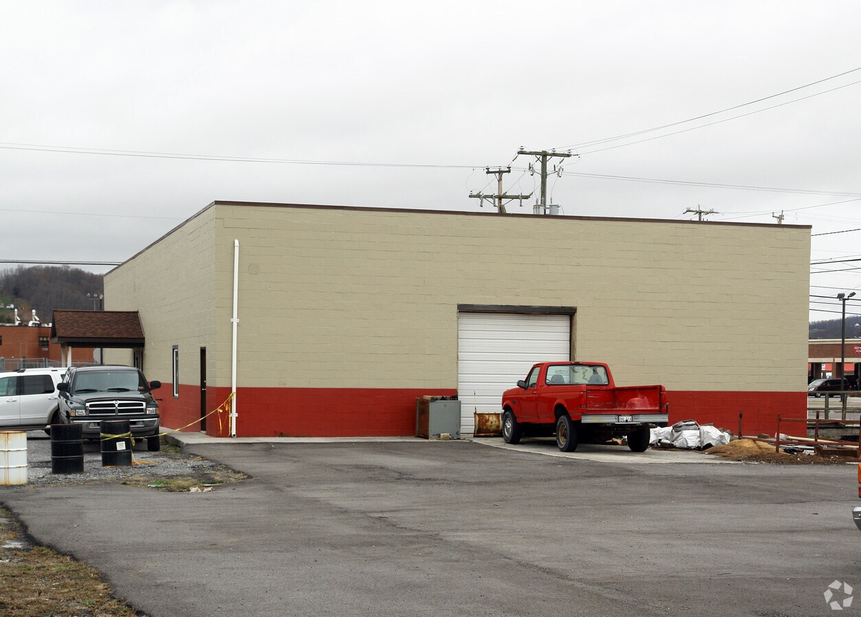 325 Ingleside Rd, Princeton, WV 24739