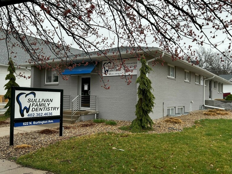 622 N Burlington Ave, York, NE for sale - Primary Photo - Image 1 of 6