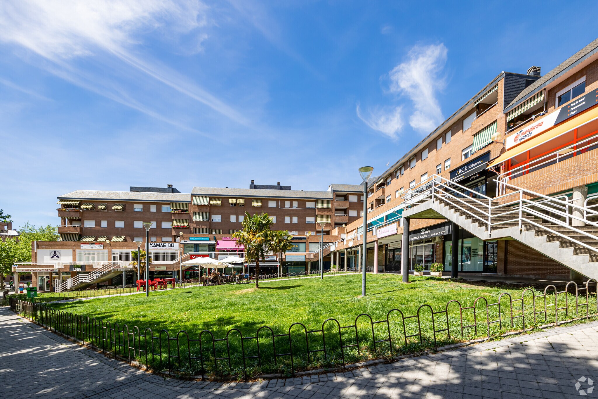 Calle Granadilla, 22, Majadahonda, Madrid for sale Primary Photo- Image 1 of 1