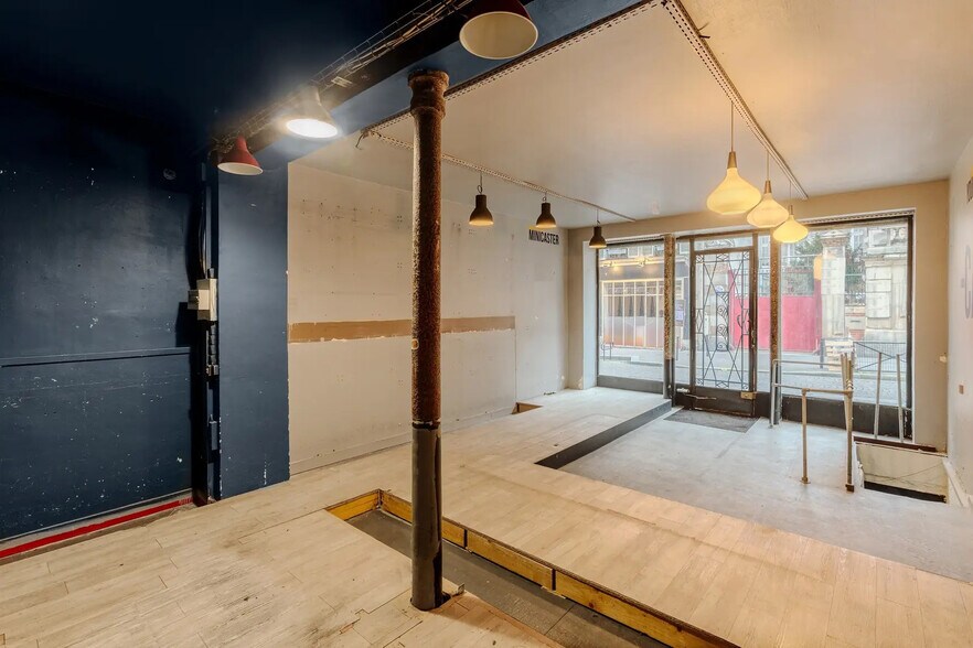 Office in Paris for sale - Interior Photo - Image 1 of 8