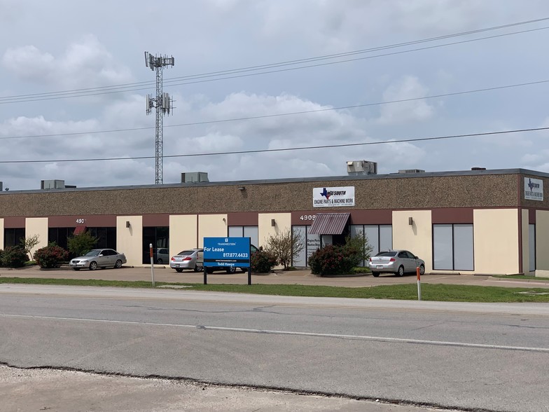 4901-4909 Blue Mound Rd, Fort Worth, TX for lease - Building Photo - Image 1 of 8