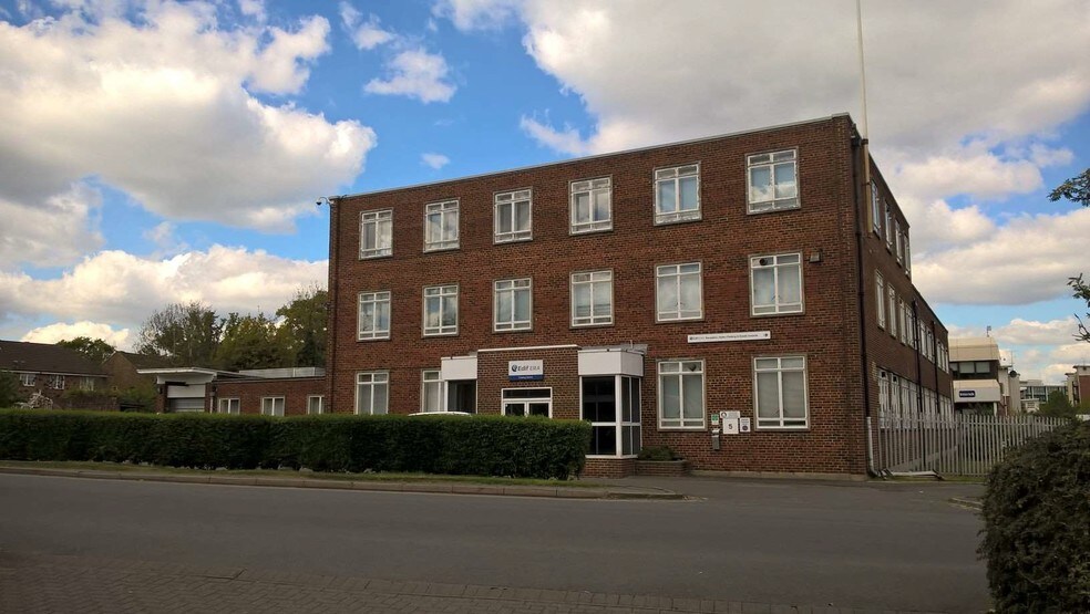 Cleeve Rd, Leatherhead, KT22 7SB Stokes House, Main Building & South