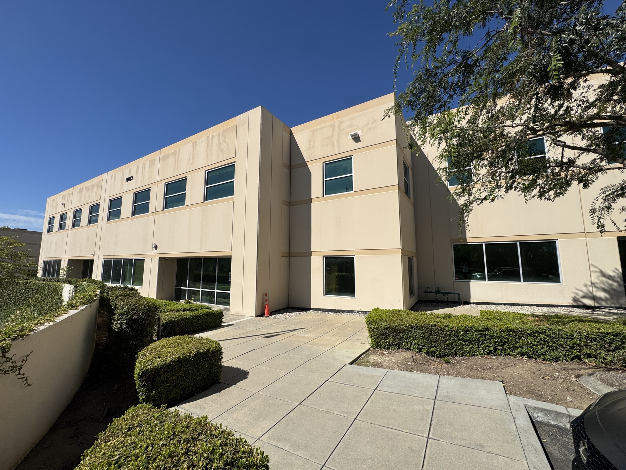 15853 Monte St, Sylmar, CA for lease Building Photo- Image 1 of 6