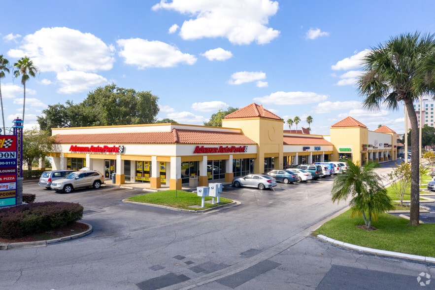 4955 W Irlo Bronson Memorial Hwy, Kissimmee, FL for lease - Primary Photo - Image 1 of 3