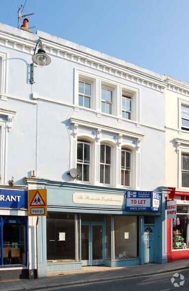 8 & 10 Molesworth Street portfolio of 2 properties for sale on LoopNet.com - Building Photo - Image 2 of 10