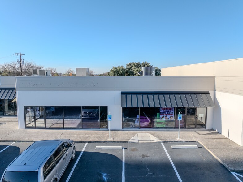 6400-6422 Bandera Rd, Leon Valley, TX for lease - Building Photo - Image 3 of 25