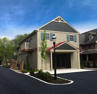 More details for 325 S Main St, Doylestown, PA - Retail for Sale