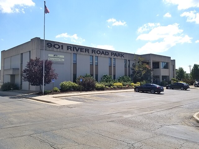 901 NE River Rd, Topeka, KS for lease Building Photo- Image 1 of 5