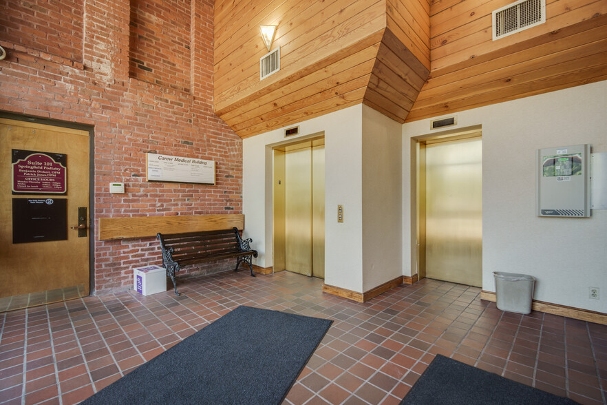 222 Carew St, Springfield, MA for lease - Interior Photo - Image 3 of 29