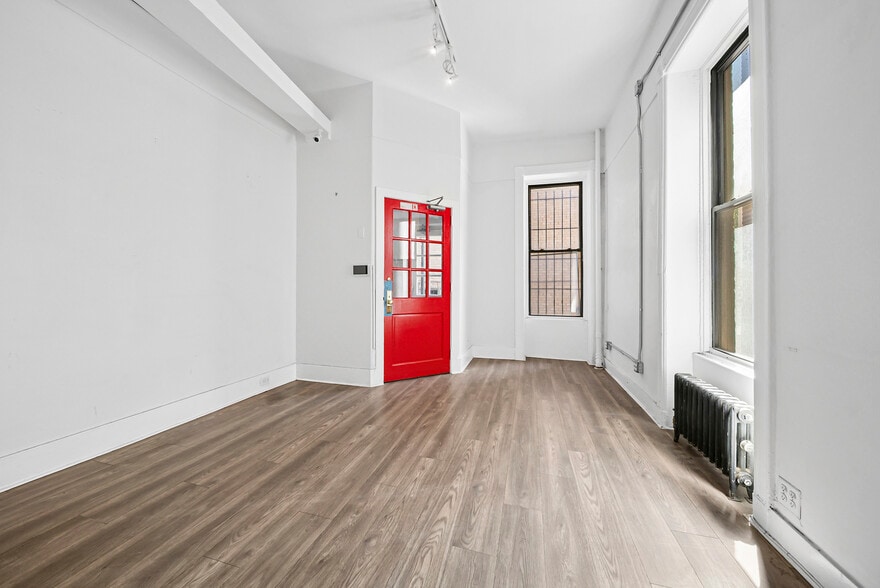 84 Grove St, New York, NY for lease - Interior Photo - Image 2 of 5