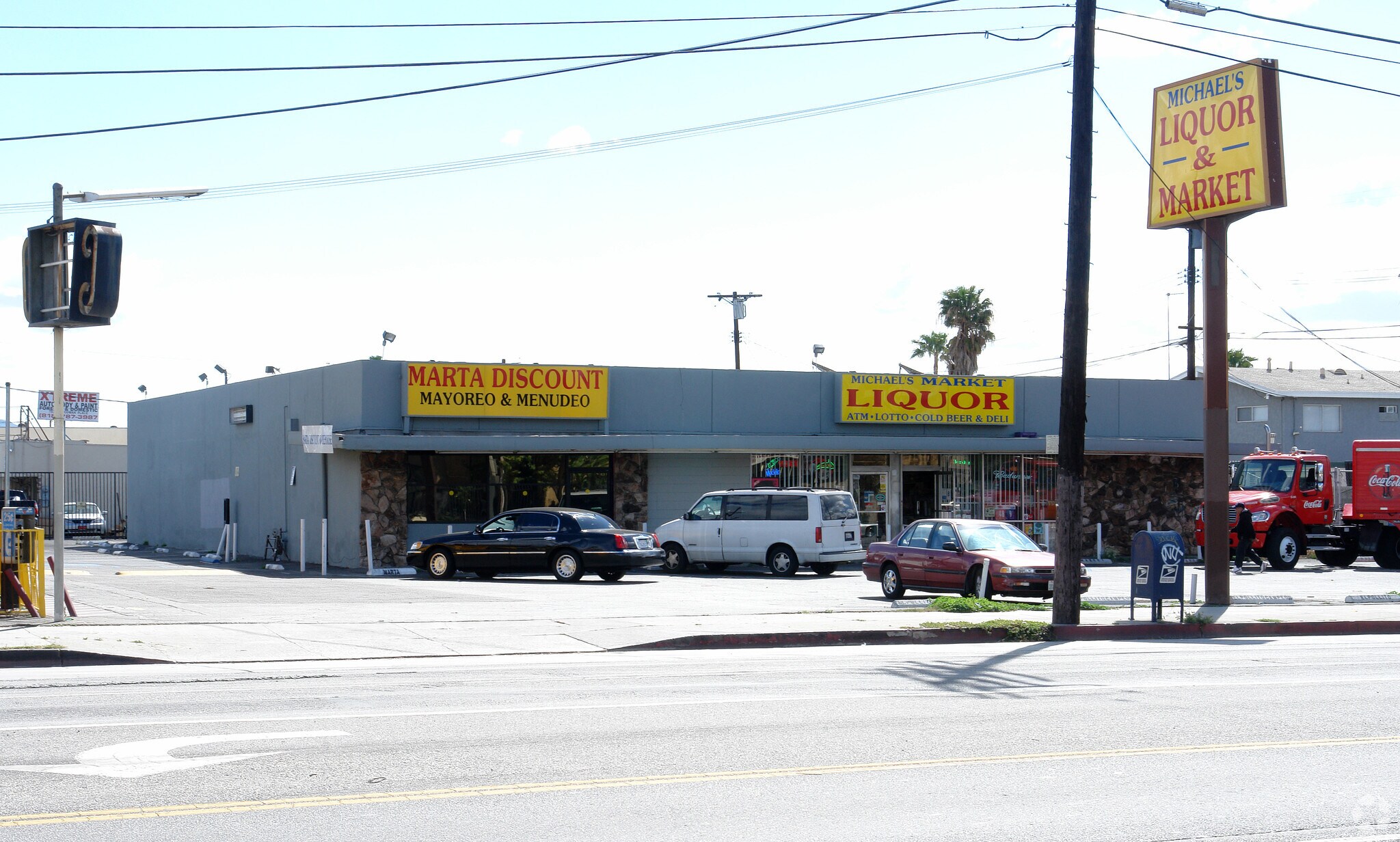 7510 Woodman Ave, Van Nuys, CA 91405