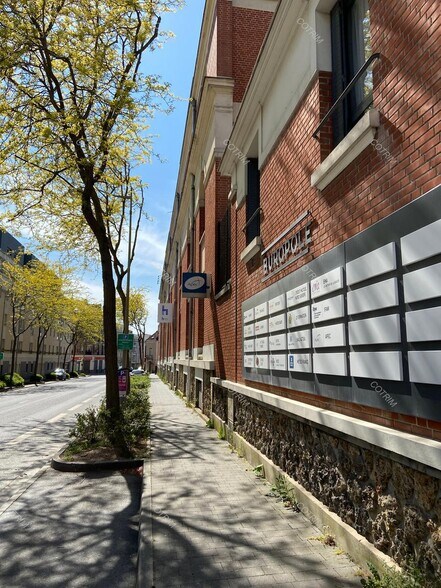 14 Rue Edouard Mignot, Reims for lease - Building Photo - Image 3 of 5