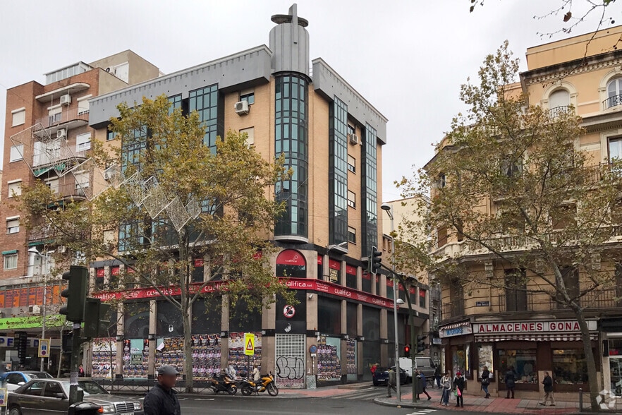 Office/Retail in Madrid, Madrid for lease - Primary Photo - Image 1 of 2