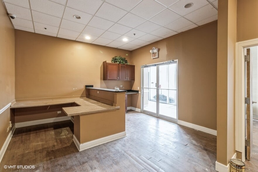 1728-1734 W Algonquin Rd, Arlington Heights, IL for lease - Interior Photo - Image 3 of 12