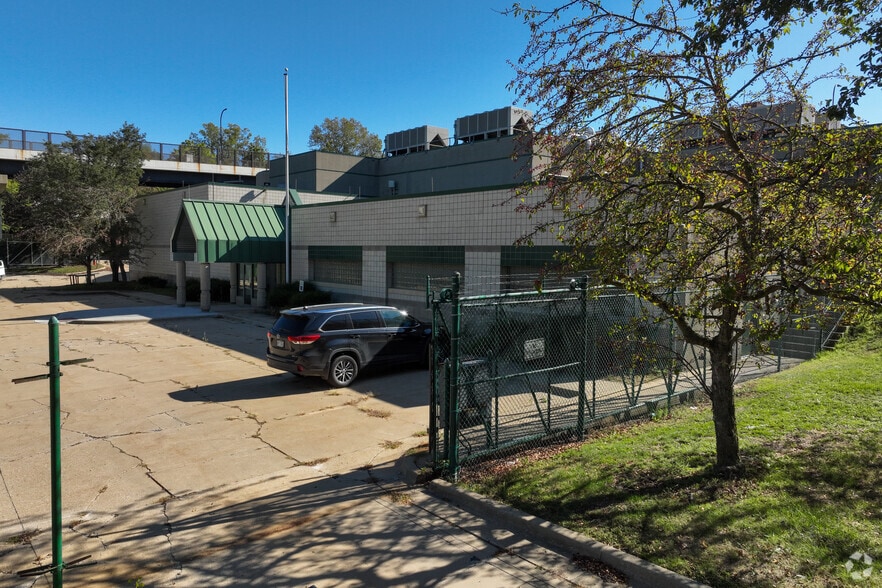 120 N Broadway St, Akron, OH for sale - Primary Photo - Image 1 of 4