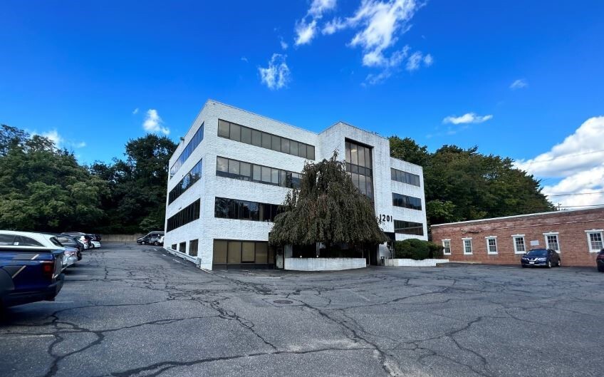 1201 Northern Blvd, Manhasset, NY for lease - Building Photo - Image 1 of 6