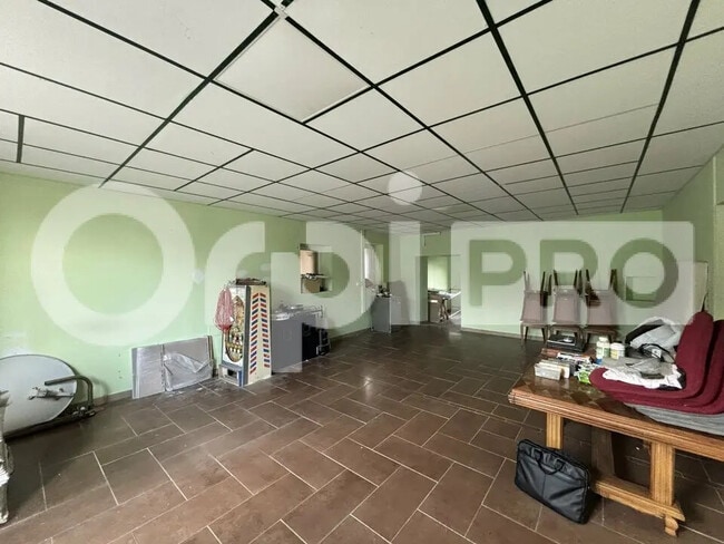 Location Commerce 65 m²