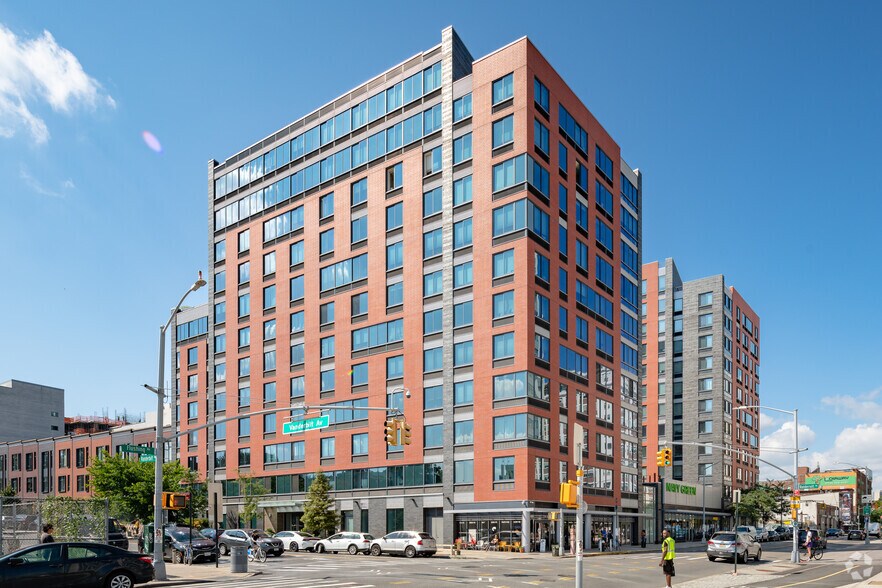 8 Vanderbilt Ave, Brooklyn, NY for sale - Primary Photo - Image 1 of 1