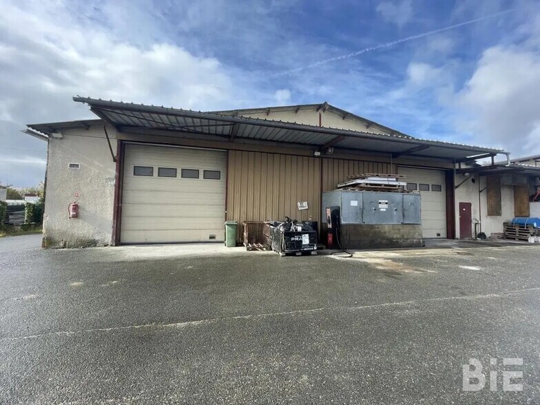 Office in Pessac for lease - Building Photo - Image 2 of 7