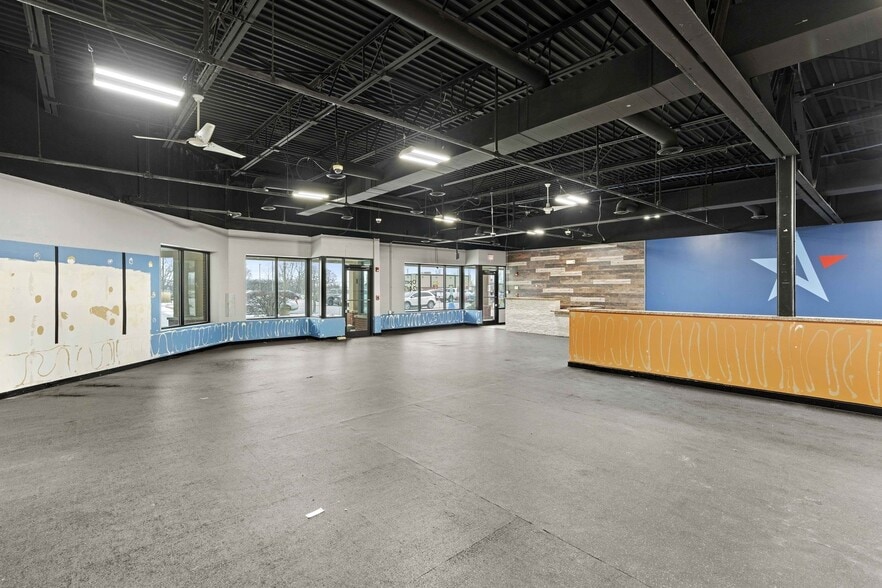 1111 Dixie Hwy, Beecher, IL for sale - Interior Photo - Image 3 of 10