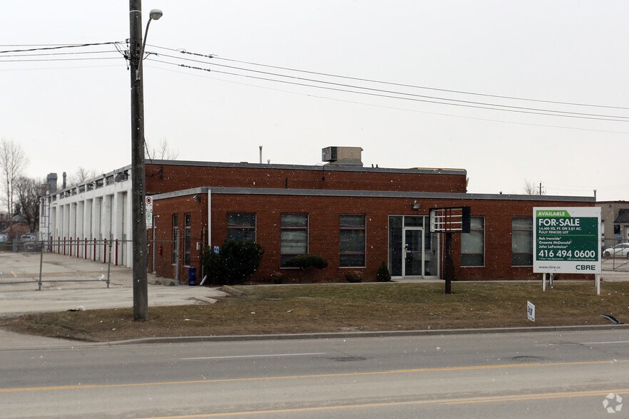 39 Comstock Rd, Toronto, ON for sale - Primary Photo - Image 1 of 1