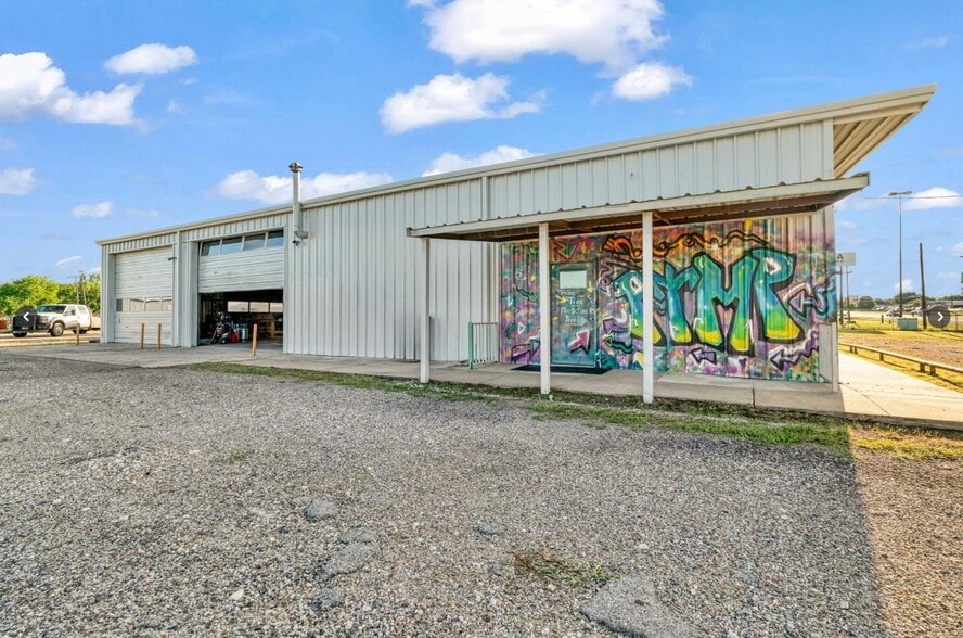 2210 US Highway 82 E, Clarksville, TX for sale - Building Photo - Image 2 of 23