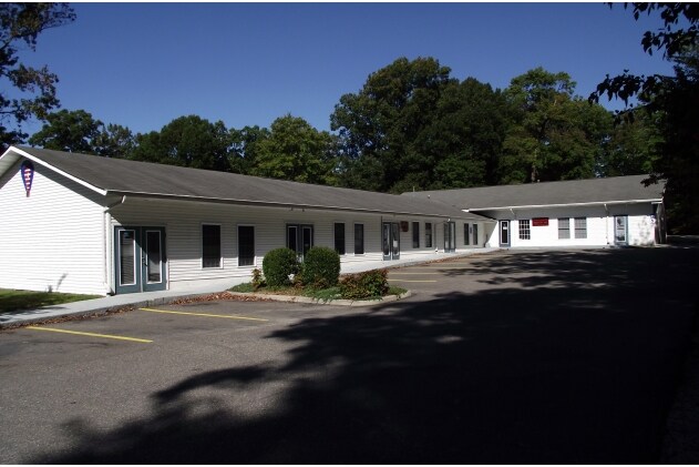 6661 Hickory Fork Rd, Hayes, VA for sale Primary Photo- Image 1 of 1