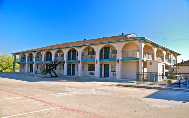 1216 Interstate Highway 30, Greenville, TX for sale - Building Photo - Image 1 of 31