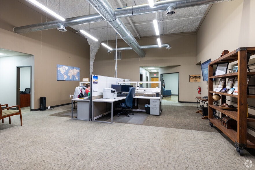 1600 N State Route 291, Independence, MO for lease - Building Photo - Image 2 of 13