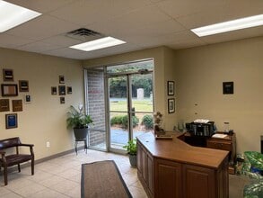 220 Olympic St, Charlotte, NC for lease Interior Photo- Image 1 of 12