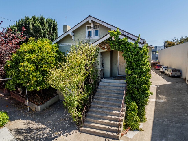 More details for 5476 Vicente Way, Oakland, CA - Multifamily for Sale