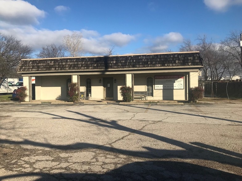 623 E Dallas Rd, Grapevine, TX for sale - Building Photo - Image 2 of 16