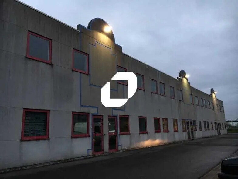 Office in Éragny for lease - Building Photo - Image 3 of 4