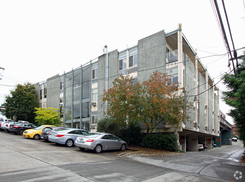 2633 Eastlake Ave E, Seattle, WA for lease - Building Photo - Image 3 of 9