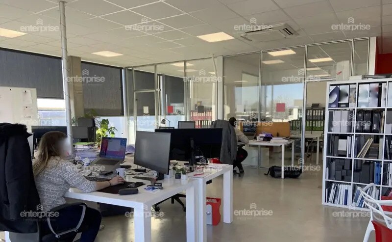 Office in Amiens for lease - Interior Photo - Image 3 of 3