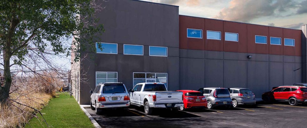 383-385 N 700 W, North Salt Lake, UT for lease - Building Photo - Image 1 of 9