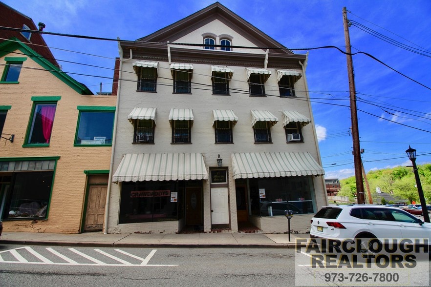 911 Moran St, Newton, NJ 07860