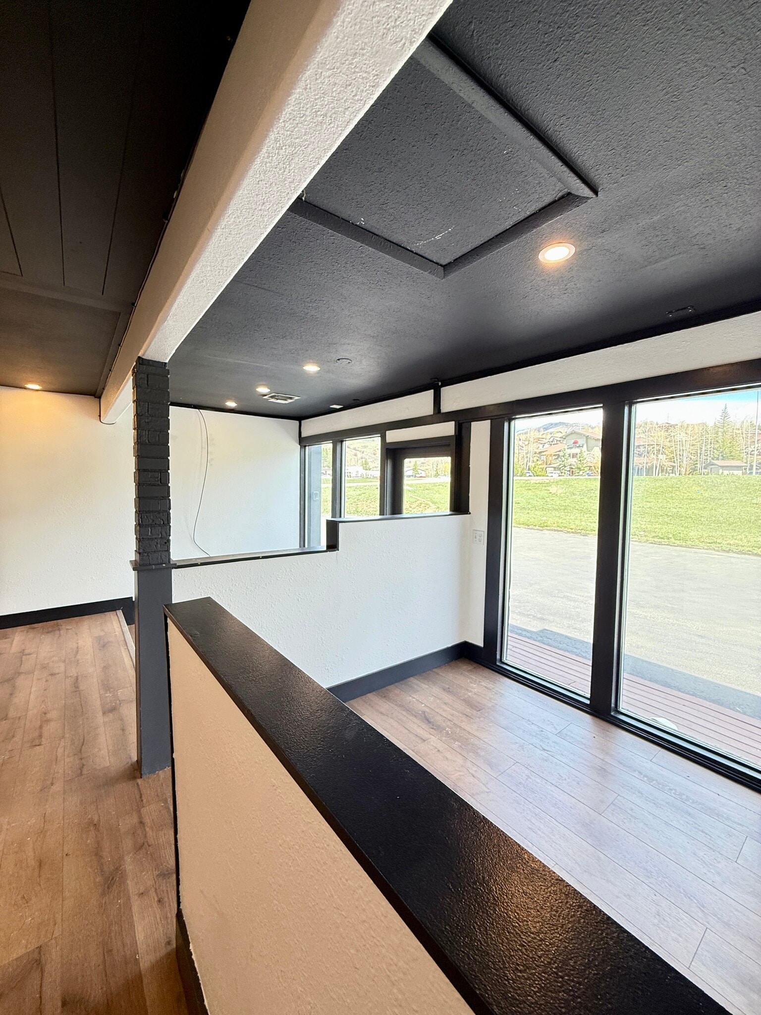675 S Lincoln Ave, Steamboat Springs, CO for lease Interior Photo- Image 1 of 15