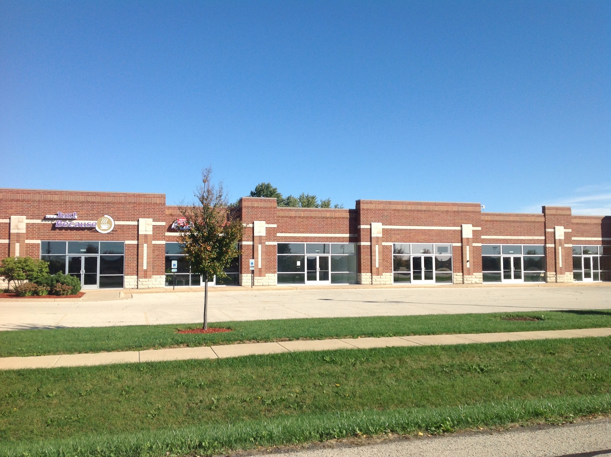 3963 W Riverside Blvd, Rockford, IL for sale Building Photo- Image 1 of 1