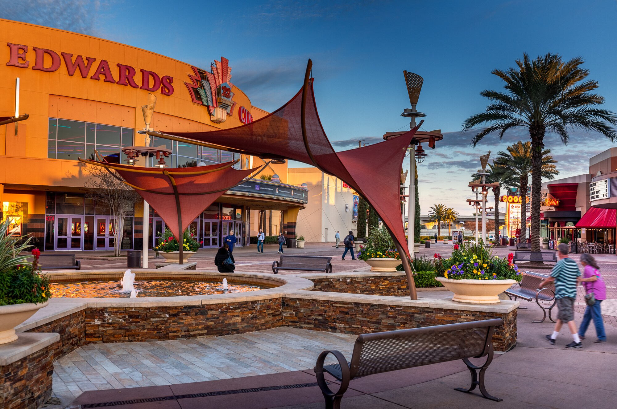 76007680 Katy Fwy, Houston, TX 77055 Marq'e Entertainment Center