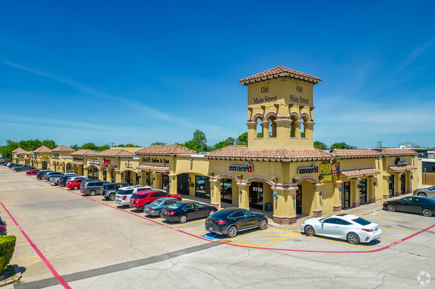 106-180 N Main St, Grapevine, TX for lease - Building Photo - Image 3 of 5