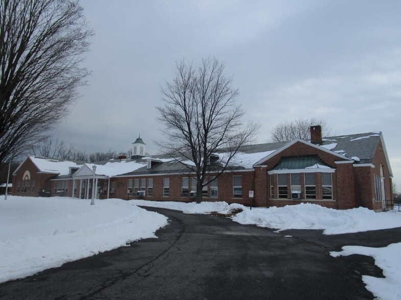 99 Schermerhorn Rd, Schenectady, NY for sale - Primary Photo - Image 1 of 1