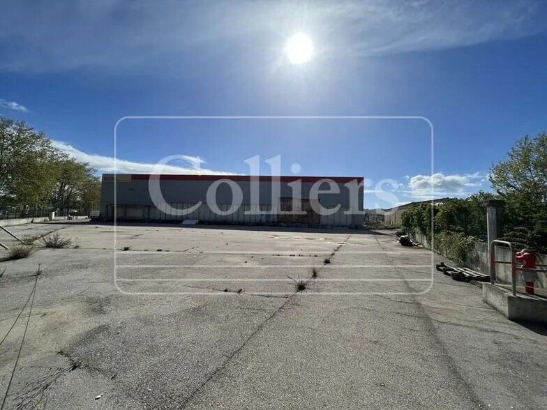 Flex in Gignac-la-Nerthe for lease - Building Photo - Image 3 of 9