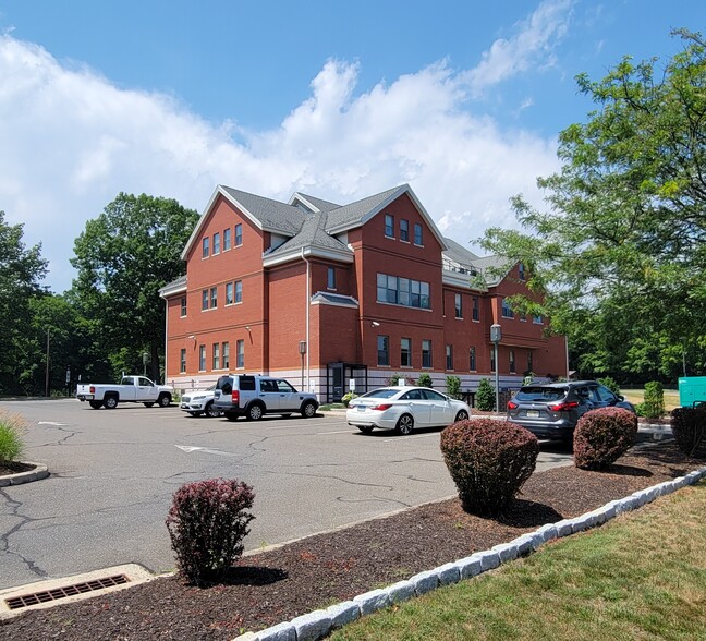 333 Church St, Naugatuck, CT for lease - Building Photo - Image 3 of 17