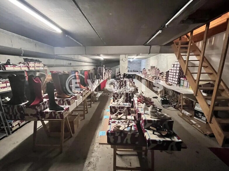 Retail in Amiens for lease - Interior Photo - Image 3 of 3