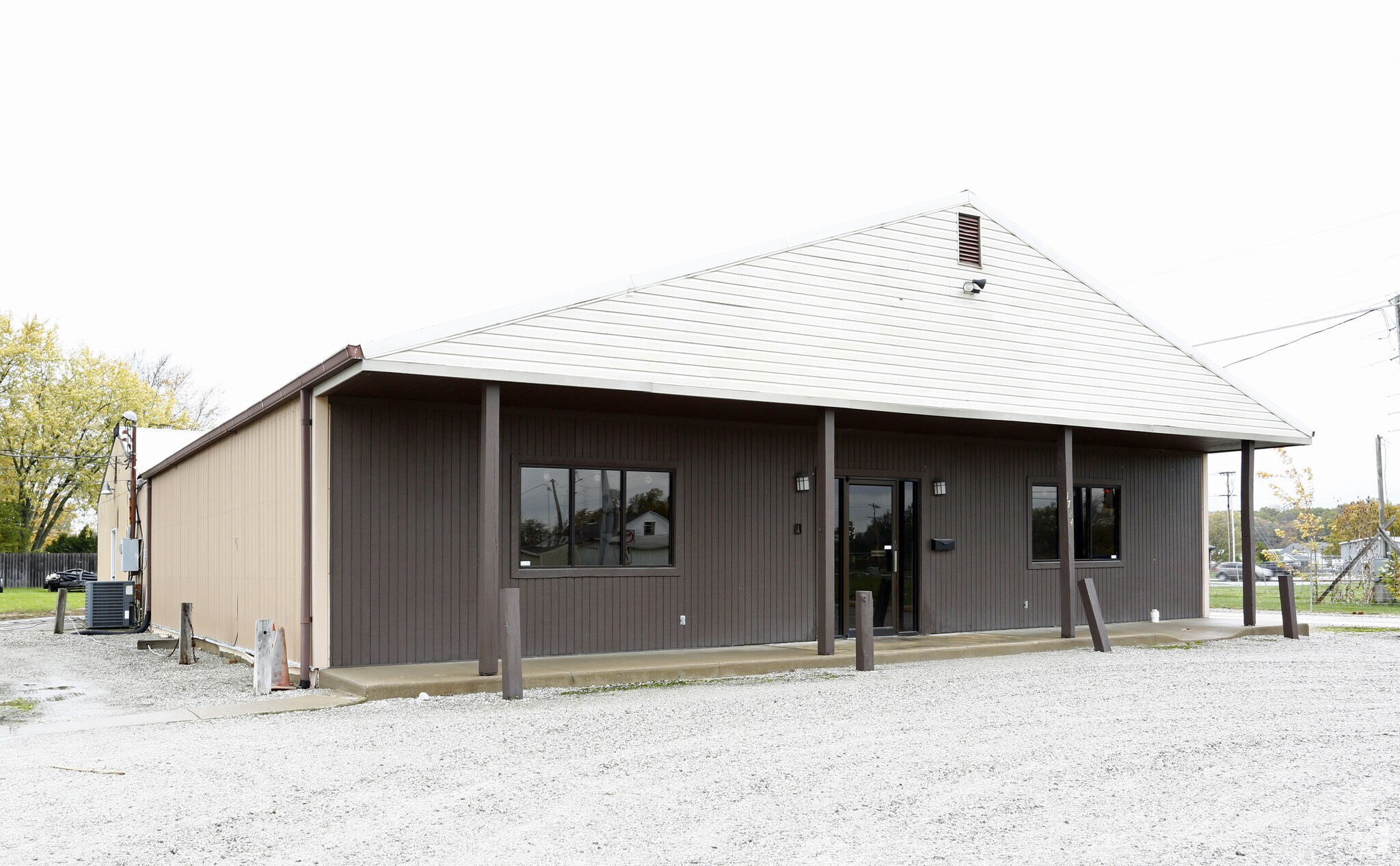 1724 W Wallen Rd, Fort Wayne, IN for sale Primary Photo- Image 1 of 1