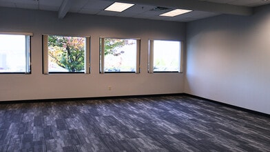 479 Port View Dr, Harrisburg, PA for lease Interior Photo- Image 2 of 8