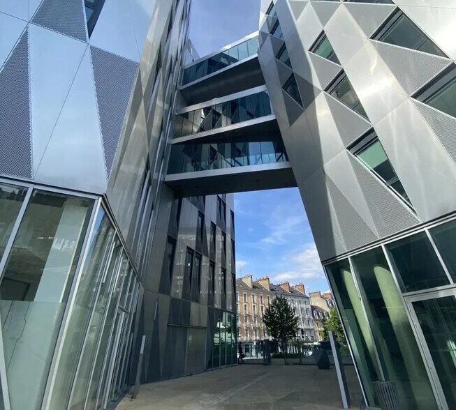 Office in Rennes for lease - Building Photo - Image 2 of 5